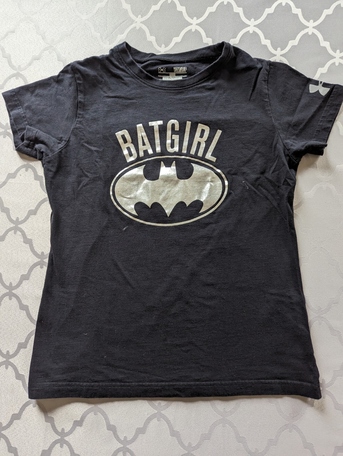 Size 6 7 Batgirl Under Armour Black Silver Superhero Girl Top Tee Tshirt T-Shirt