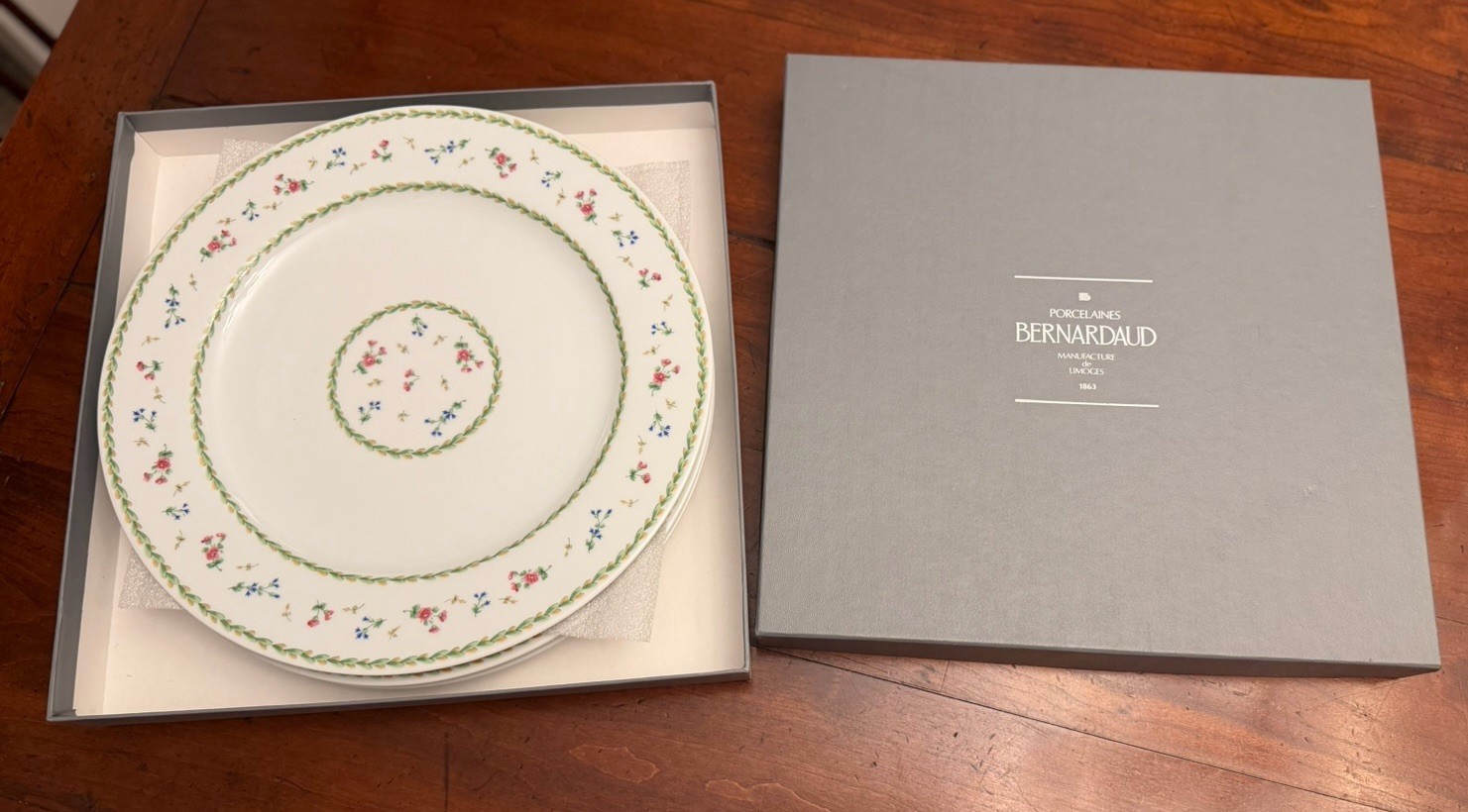 Rare Bernardaud Limoges Artois Vert Chronological Plate Set 1993-1995 Boxed Moet