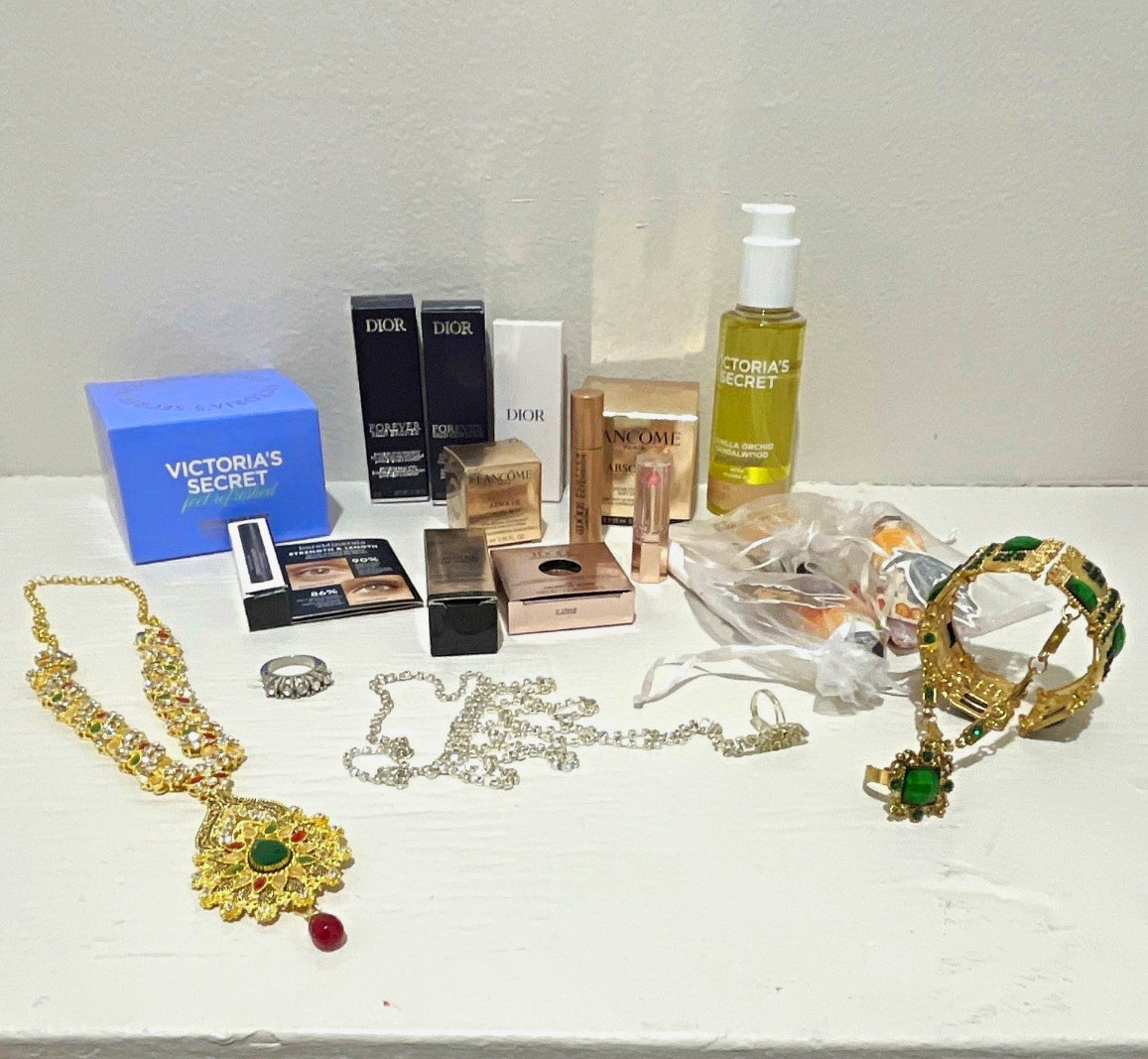 Assorted Sample Size Dior Forever Skin Correct, Lancôme Absolue Serum, Idôle Assorted Sample Size Dior Forever Skin Correct, Lancôme Absolue Serum, Idôle