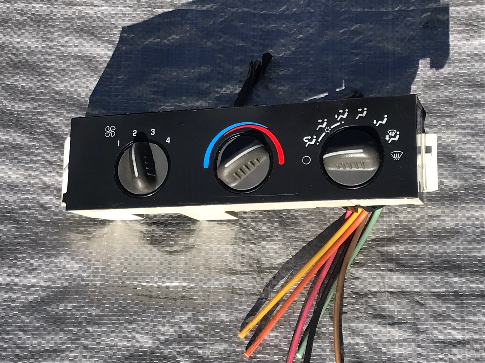 GMC Heater A/C Dash Switch Climate Control Head 15073274 READ DESCRIPTION GMC Heater A/C Dash Switch Climate Control Head 15073274 READ DESCRIPTION