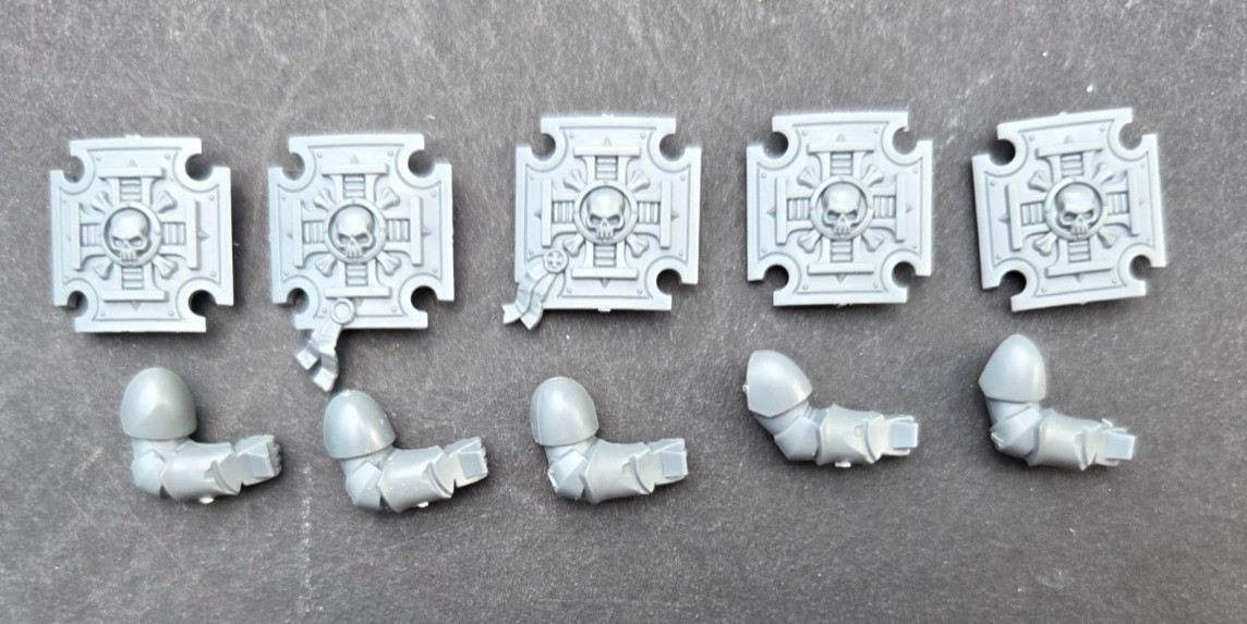 40K Vanguard Veteran Squad [ 5 Storm Shields and arms ] Space Marines Warhammer
