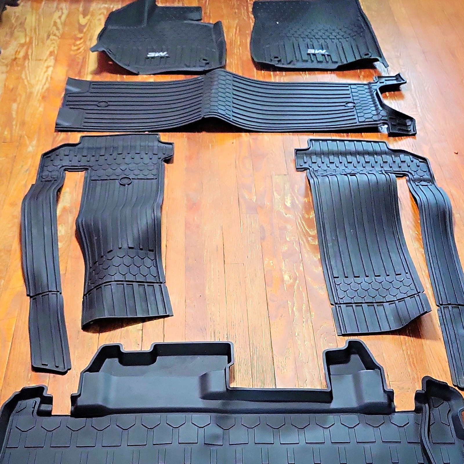 3 W Auto-Life  ZY71051217 7 2025 Toyato Sienna Car Mat Set Black  7 Person
