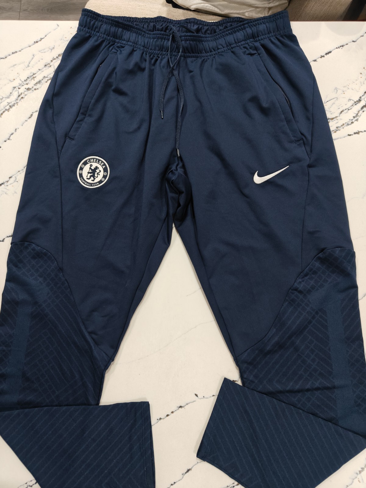 NIKE Chelsea FC 2022/2023 Strike Pants Men’s Large Slim Fit Soccer Futbol NIKE Chelsea FC 2022/2023 Strike Pants Men’s Large Slim Fit Soccer Futbol