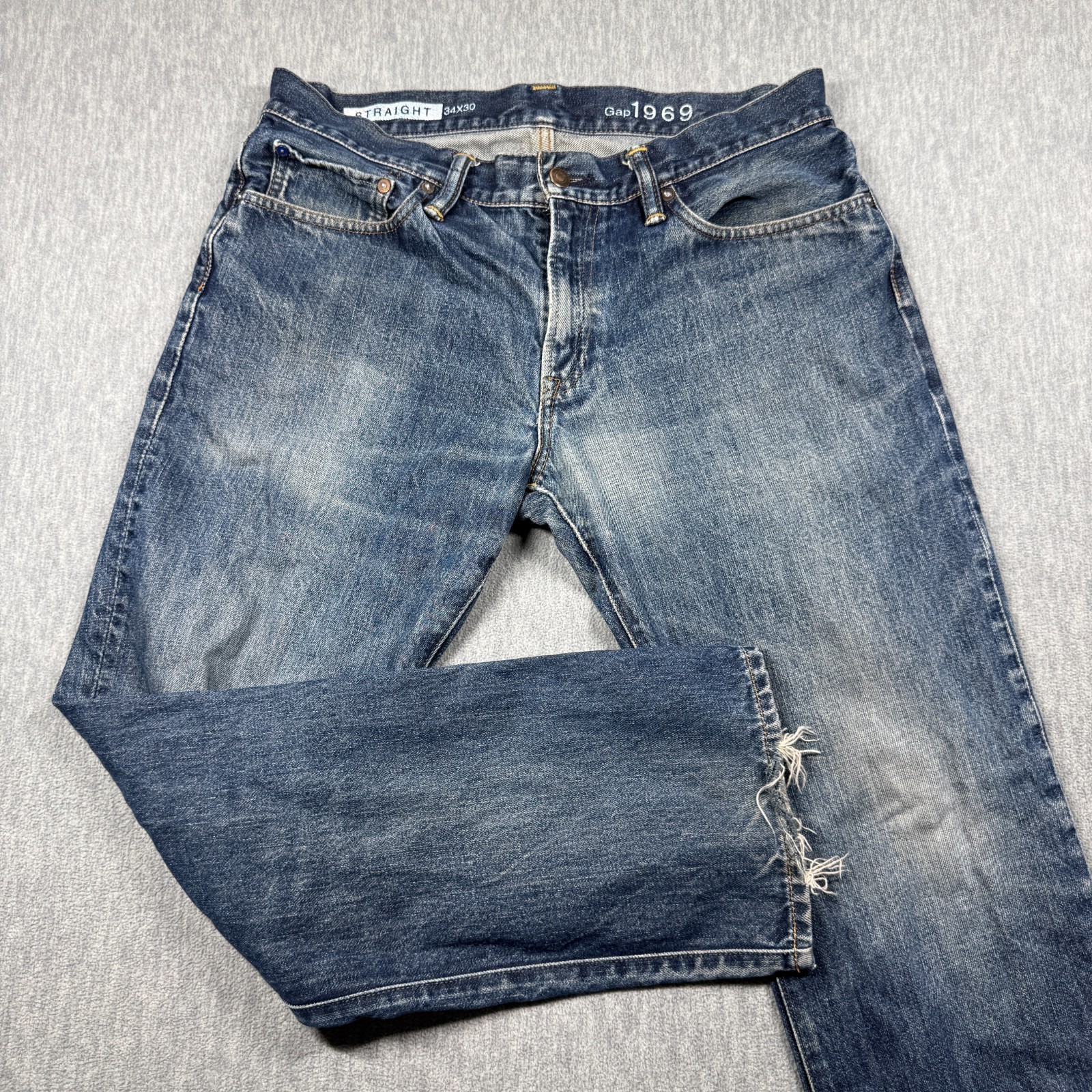 Gap 1969 Jeans Mens 34x30 Medium Wash Blue Straight Leg 100% Cotton Denim