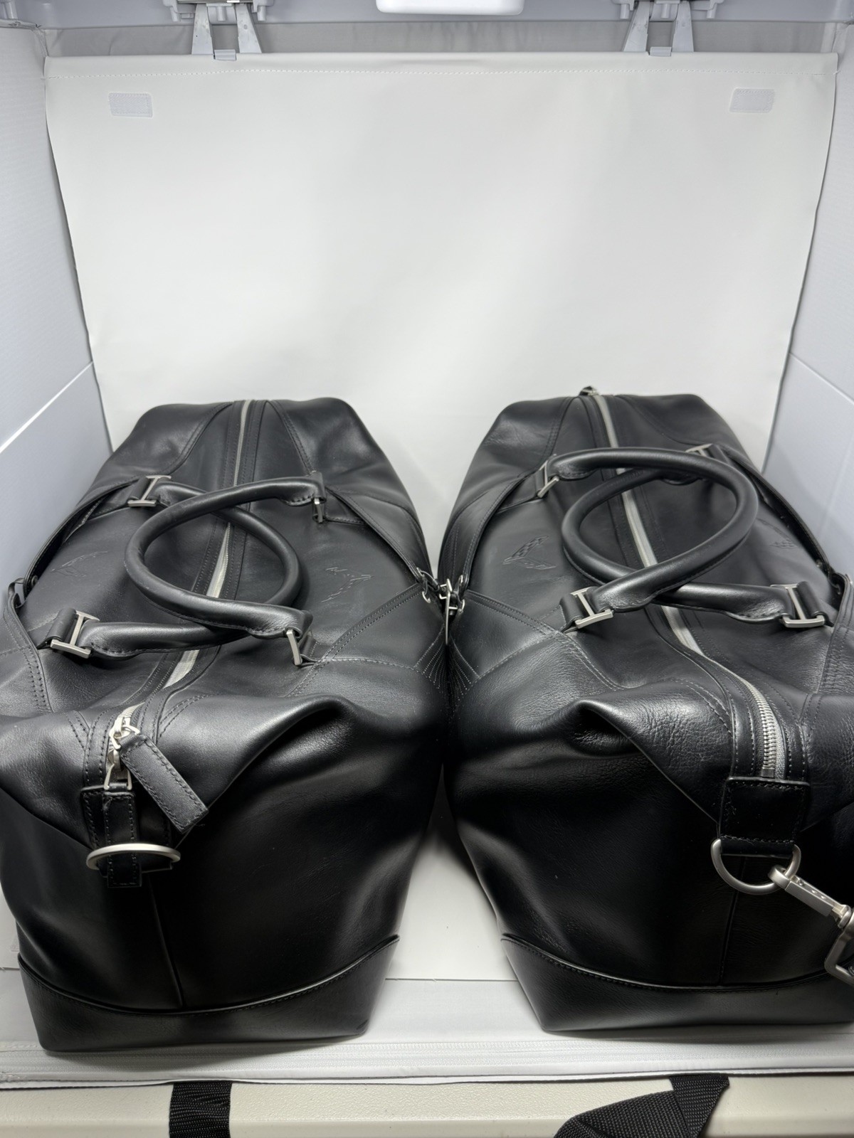 20-27 Corvette C8 2-Piece Premium Leather Luggage Travel Bags GM OEM NEW 20-27 Corvette C8 2-Piece Premium Leather Luggage Travel Bags GM OEM NEW