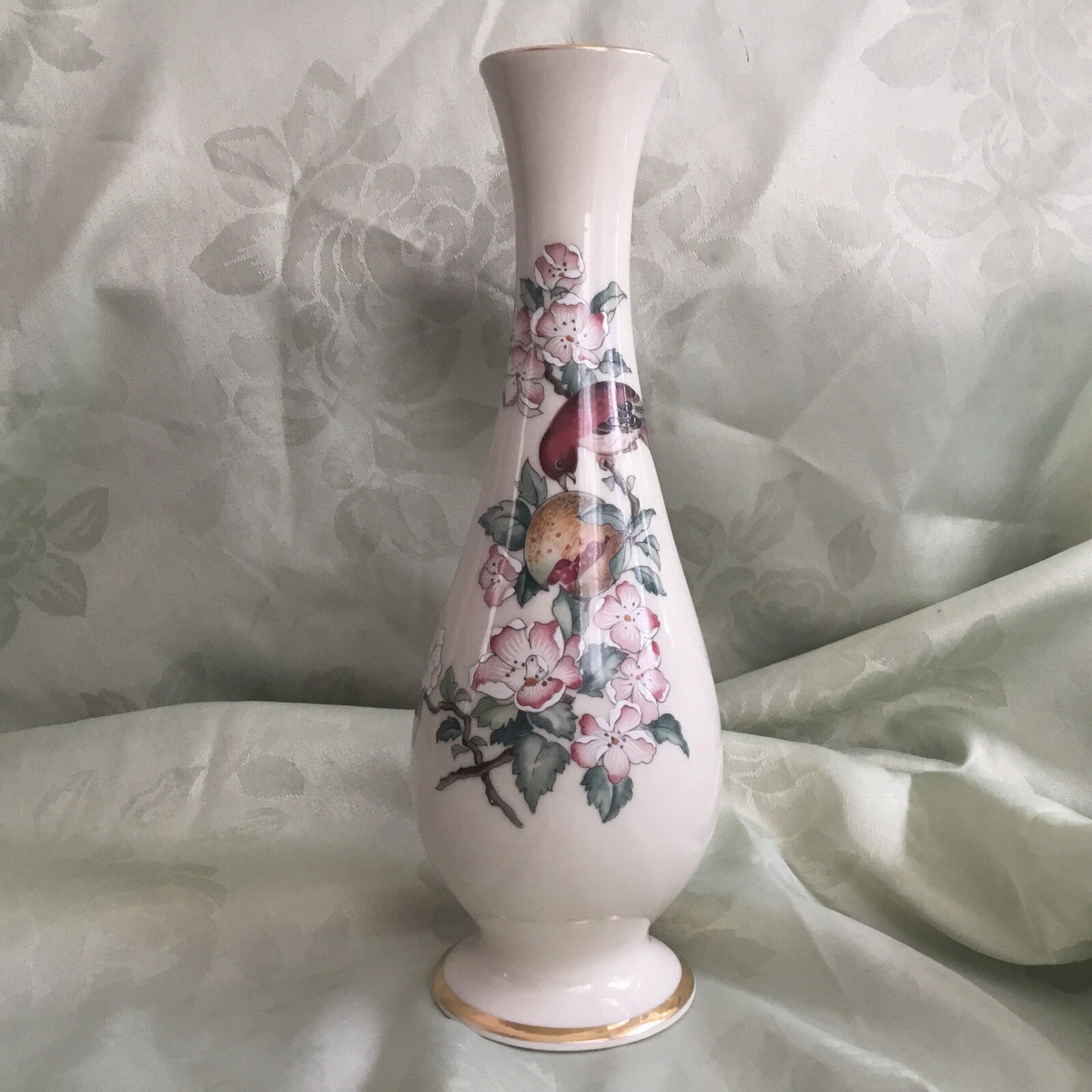 LENOX Seranade Vase 8 3/4” **PRE-Owned** LENOX Seranade Vase 8 3/4” **PRE-Owned**