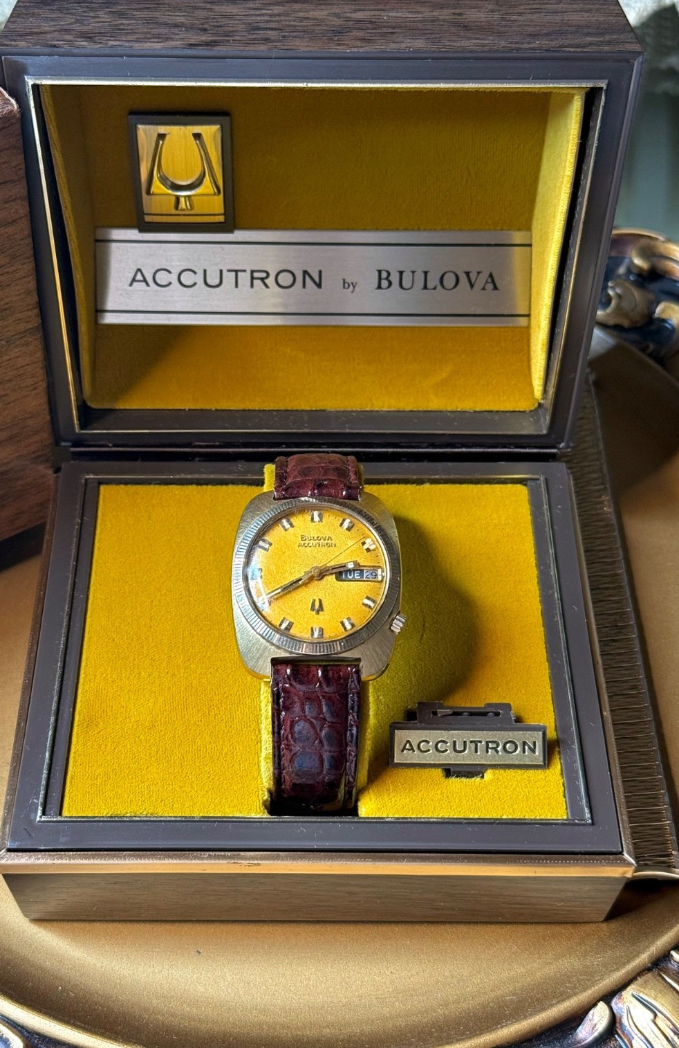 Vintage 1973 Bulova Accutron Day-Date Watch Full Set Box Papers Series 218
