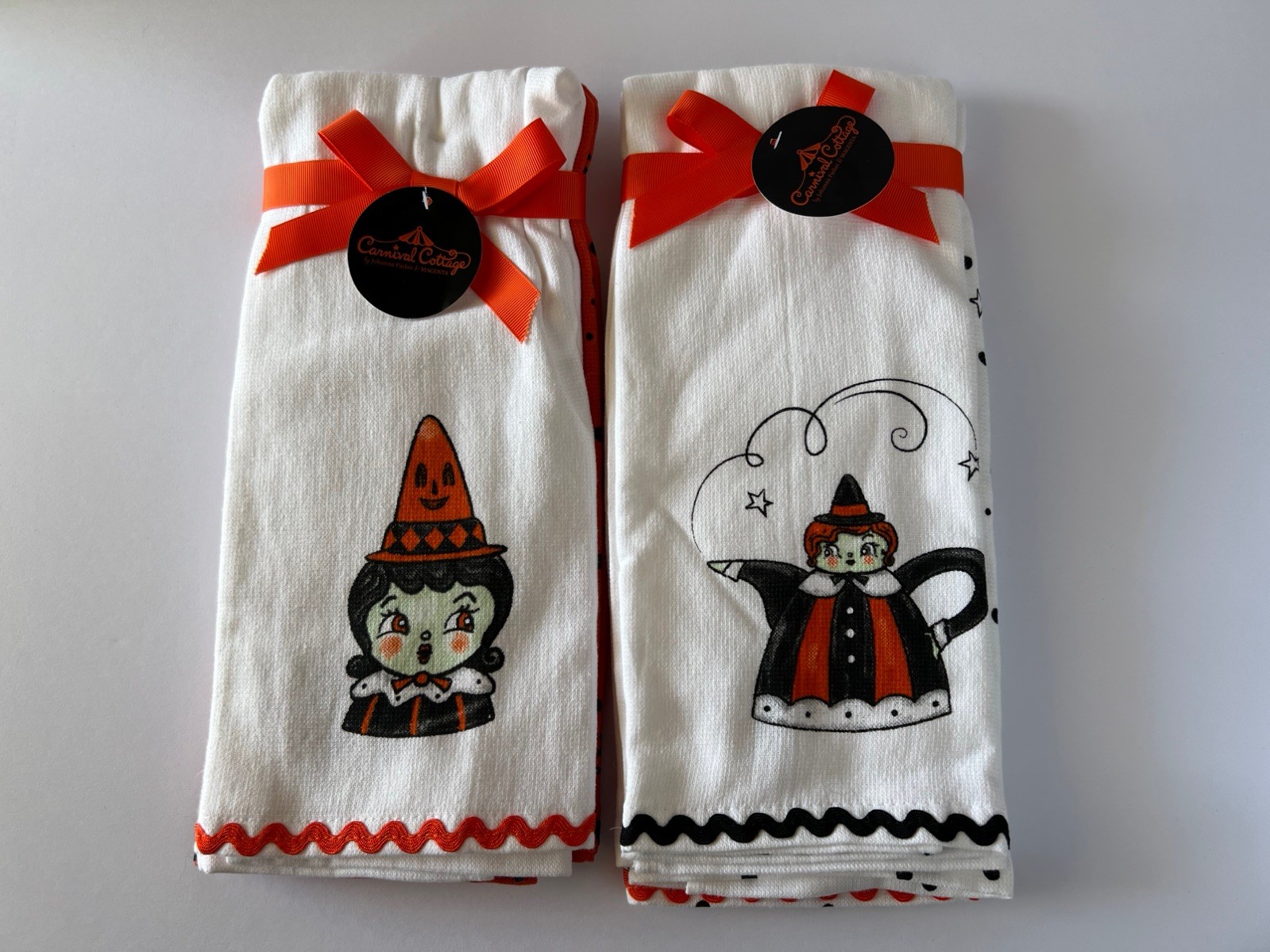 NWT Carnival Cottage by Johanna Parker Kitchen Towels Halloween Witch Set of 4 NWT Carnival Cottage by Johanna Parker Kitchen Towels Halloween Witch Set of 4