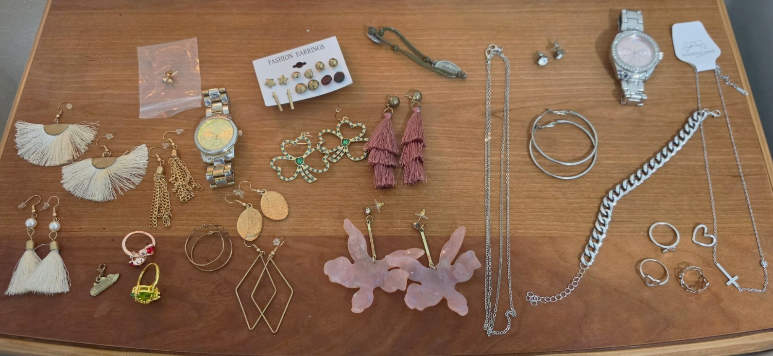 Vintage to Modern Costume Jewelry Lot Vintage to Modern Costume Jewelry Lot