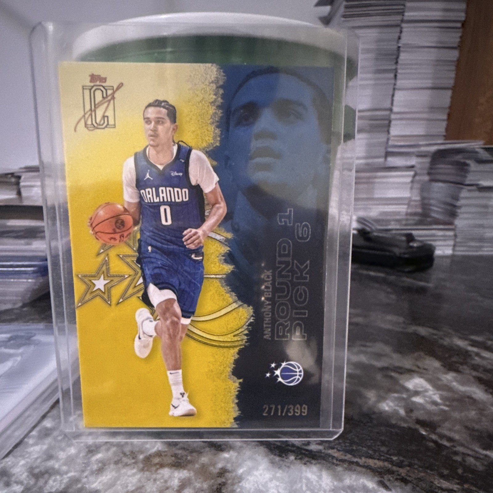 Topps 2024-25 Signature Class Anthony Black Magic Round Pick #50 Yellow /399 Topps 2024-25 Signature Class Anthony Black Magic Round Pick #50 Yellow /399