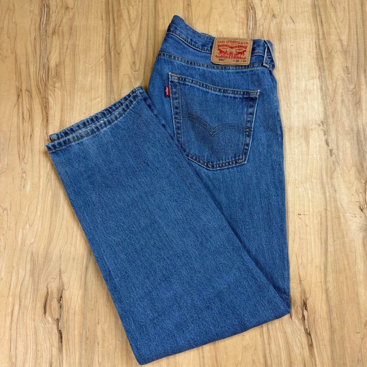 Vintage Levis 550 Relaxed Fit Tapered Leg Blue Denim Jeans Mens 36x31 90s
