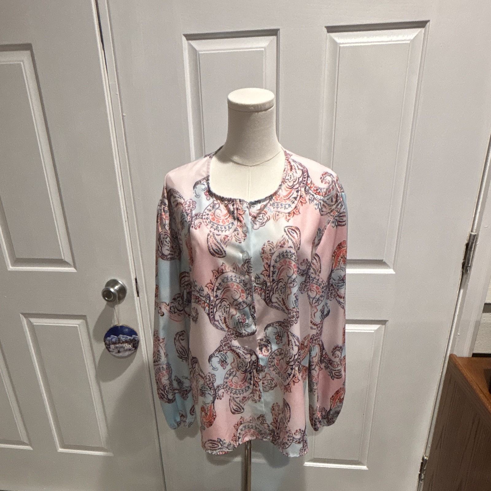 Womens Pink/Blue/White/Orange/Navy Paisley Woven Polyester Button Blouse L Womens Pink/Blue/White/Orange/Navy Paisley Woven Polyester Button Blouse L
