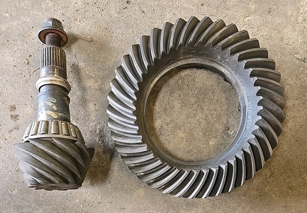 4.10 Gears Ring & Pinion Gears 8.8 Ford Mustang Cobra GT F150 Ranger OEM READ