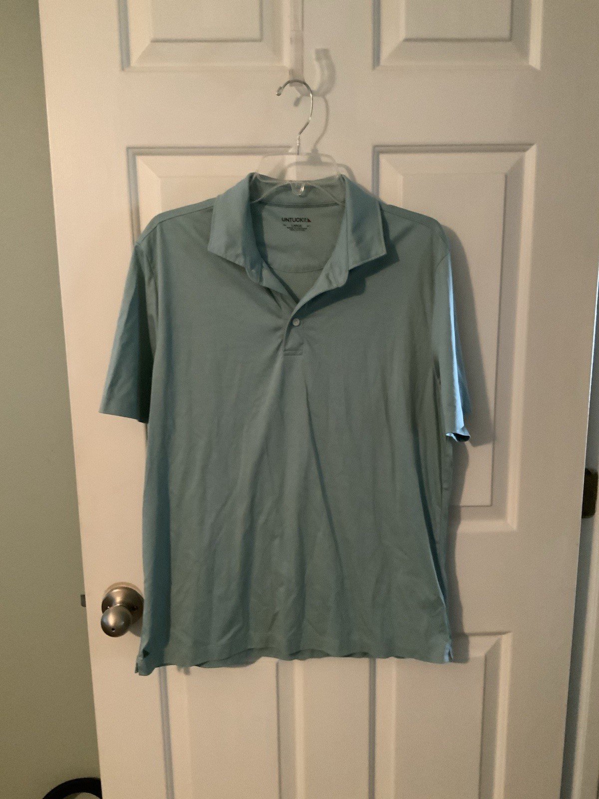 Men’s UNTUCKit Aqua Polo Shirt, Size LARGE Men’s UNTUCKit Aqua Polo Shirt, Size LARGE