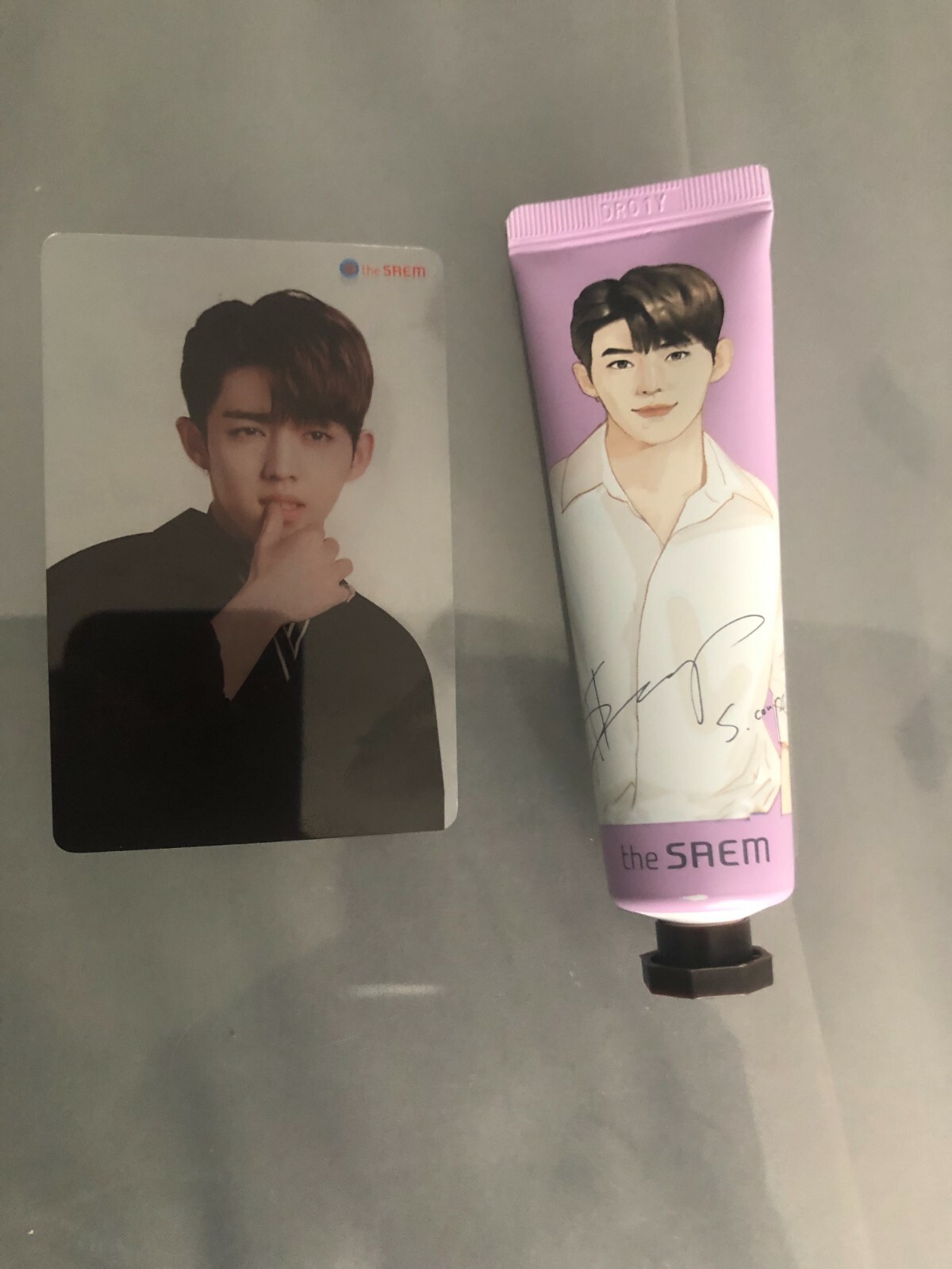 Seventeen x Saem x Global Eco Hand Cream + Photocard Set Limited Edition Seventeen x Saem x Global Eco Hand Cream + Photocard Set Limited Edition