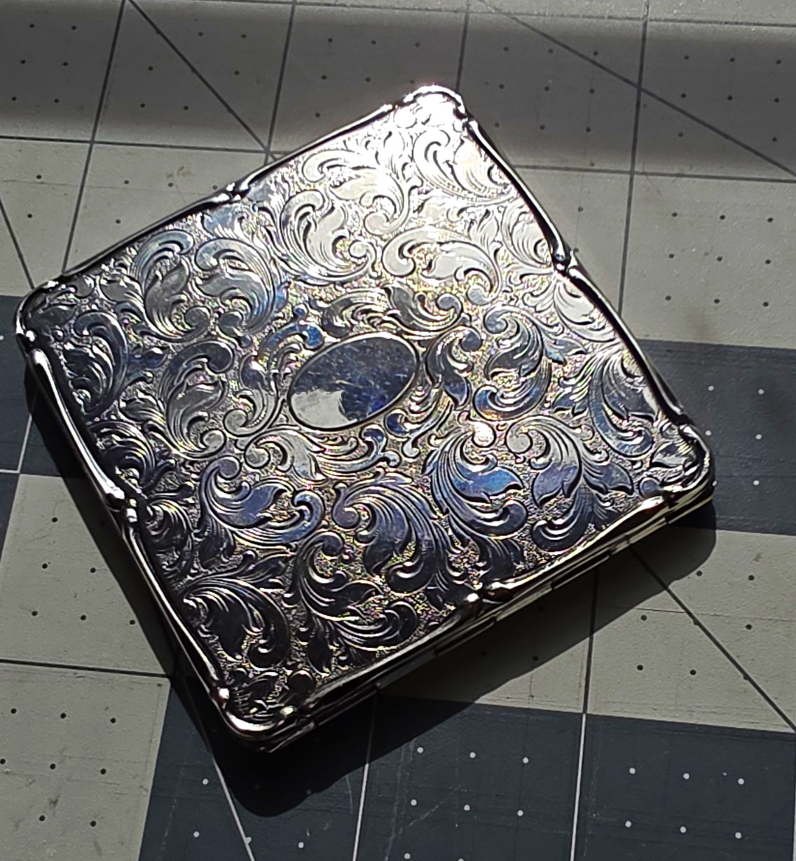 Vintage Square Silver-Tone Engraved Powder Makeup Compact with Mirror Vintage Square Silver-Tone Engraved Powder Makeup Compact with Mirror