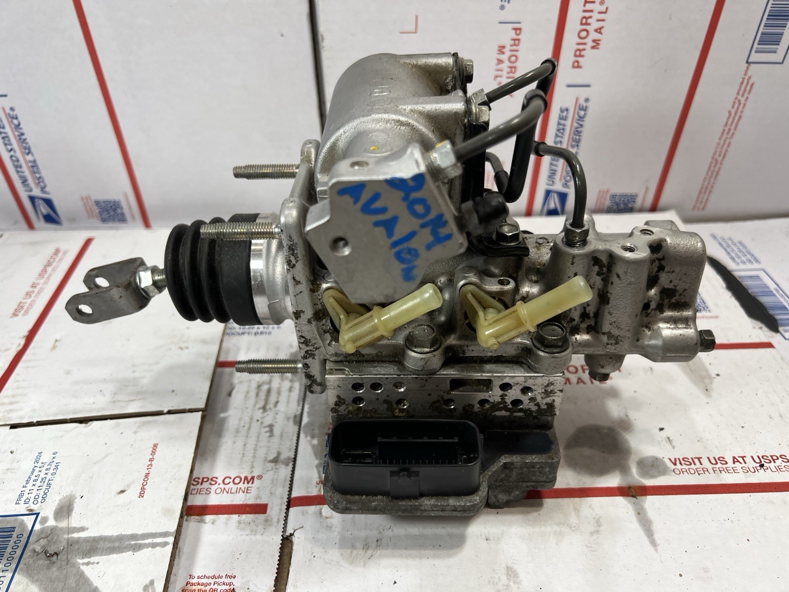 2012-2015 TOYOTA AVALON HYBRID BRAKE ANTI LOCK ABS MASTER CYLINDER 47210-41010