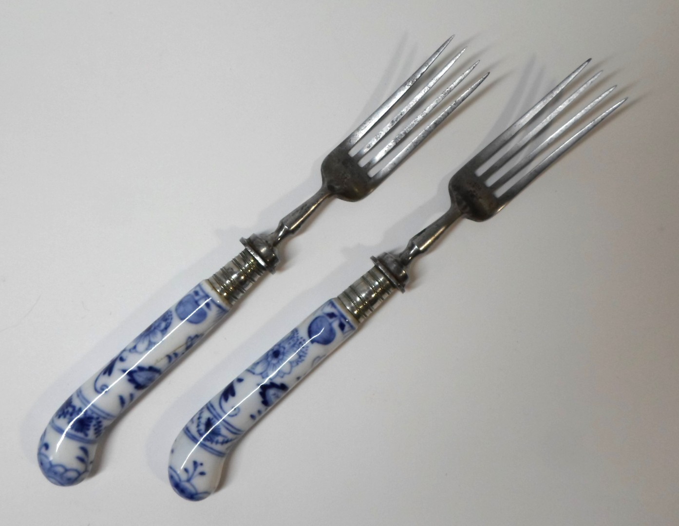 Pr Antique BLUE ONION HANDLE FORKS Blue & White Porcelain Zwilling Germany Tines
