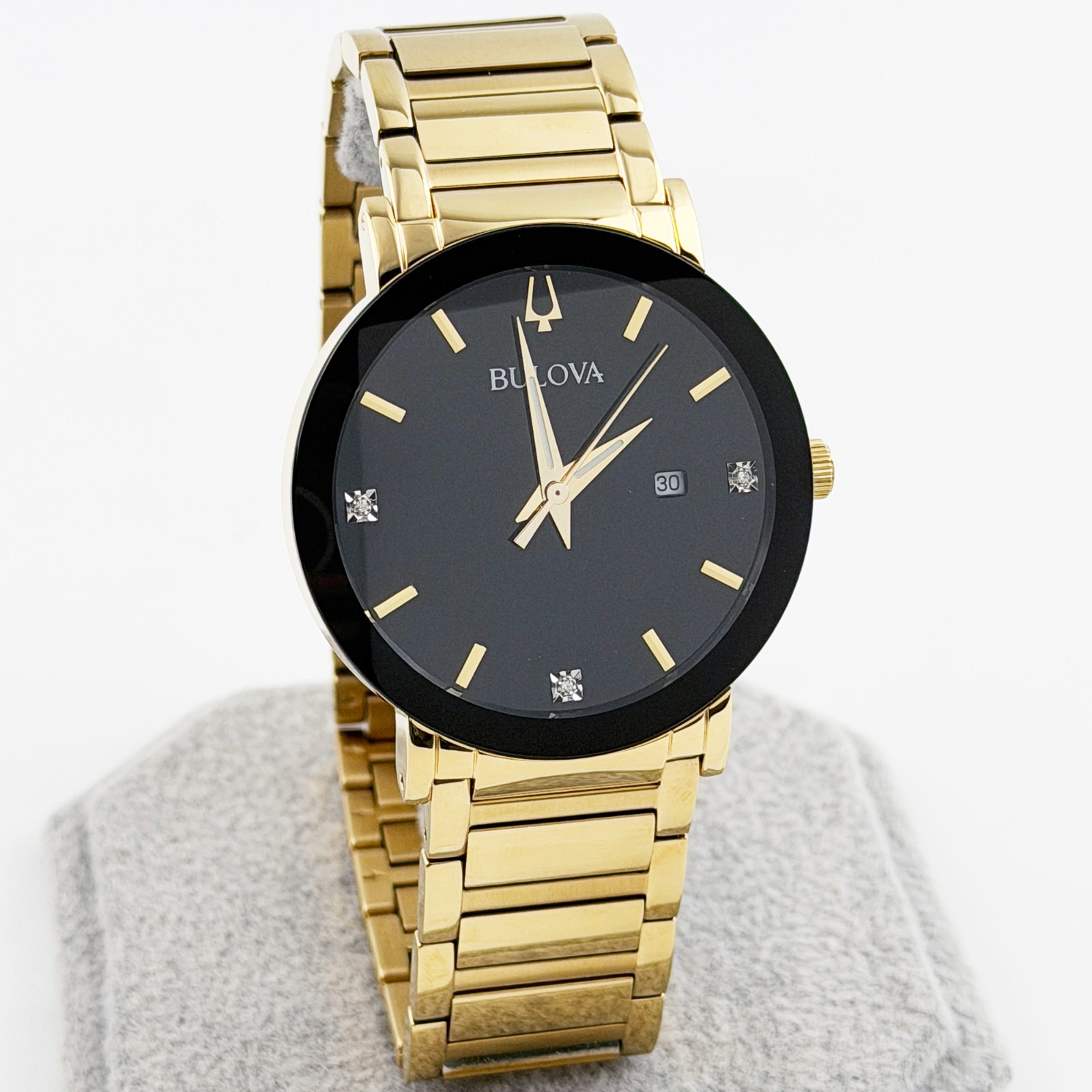 Bulova Modern Futuro Calendar Quartz Stainless Steel Men's Watch 42 MM 97D116