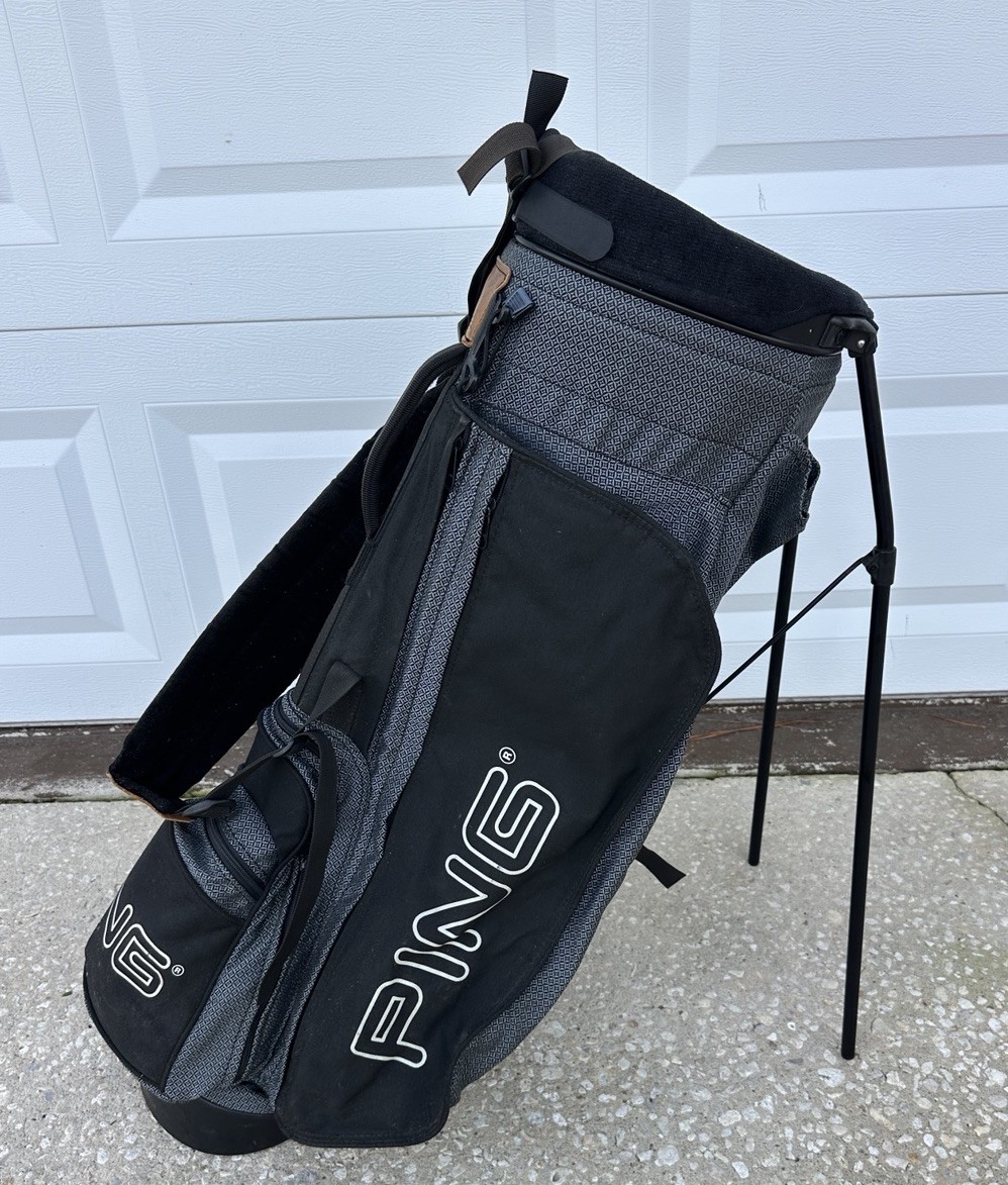 Vintage Ping Hoofer Black Golf Stand Bag 4-Way Divider Dual Strap Vintage Ping Hoofer Black Golf Stand Bag 4-Way Divider Dual Strap