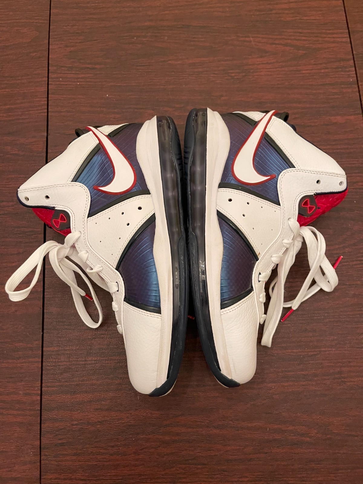 Nike Lebron 8 Veterans Day; 417098-100; Size 10 Color: WHITE/WHITE-MIDNIGHT NAVY Nike Lebron 8 Veterans Day; 417098-100; Size 10 Color: WHITE/WHITE-MIDNIGHT NAVY