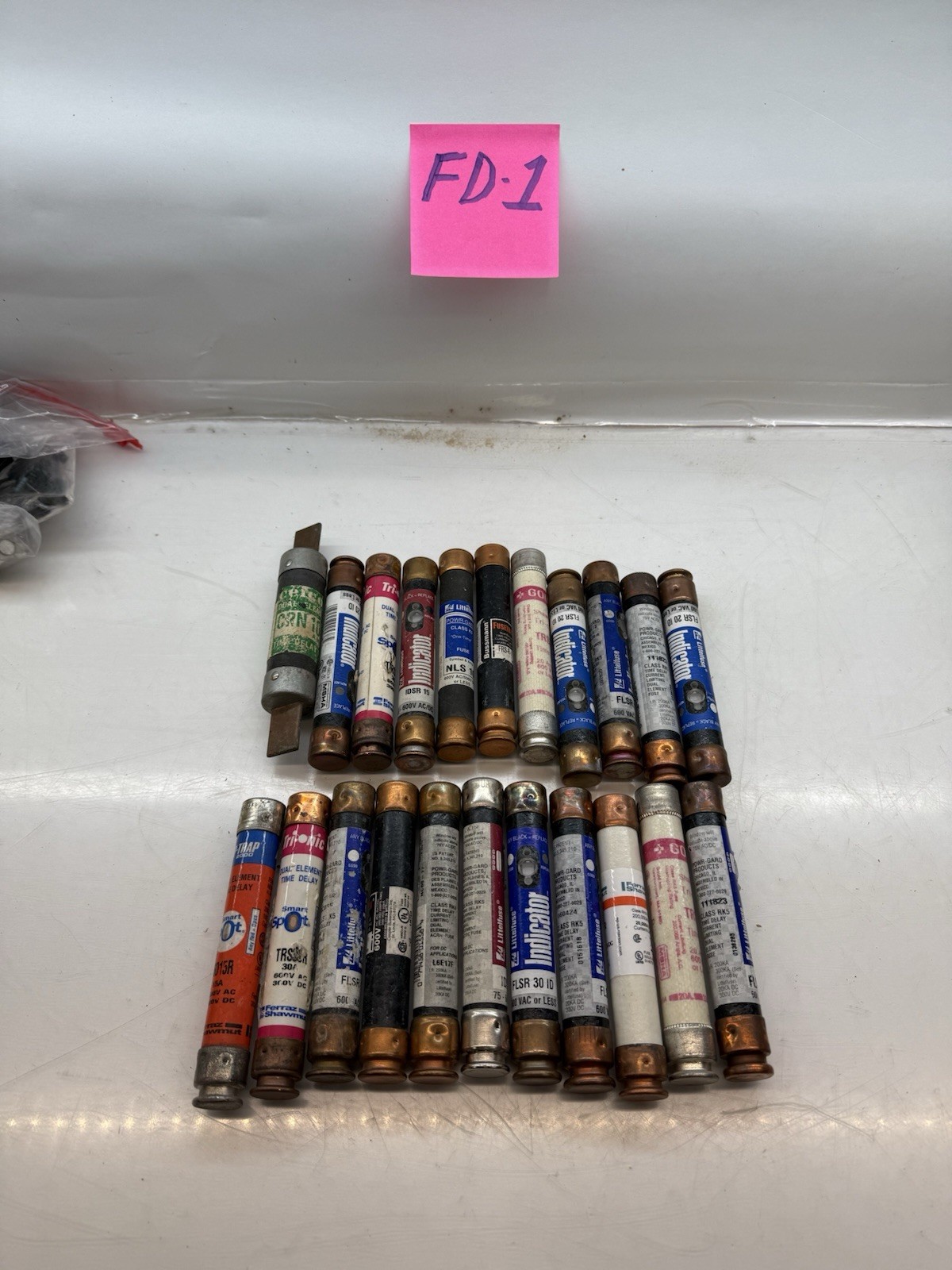 Nice Lot Shawmut,Bussman,Little Fuse Etc Lot Of 22 Nice Lot Shawmut,Bussman,Little Fuse Etc Lot Of 22