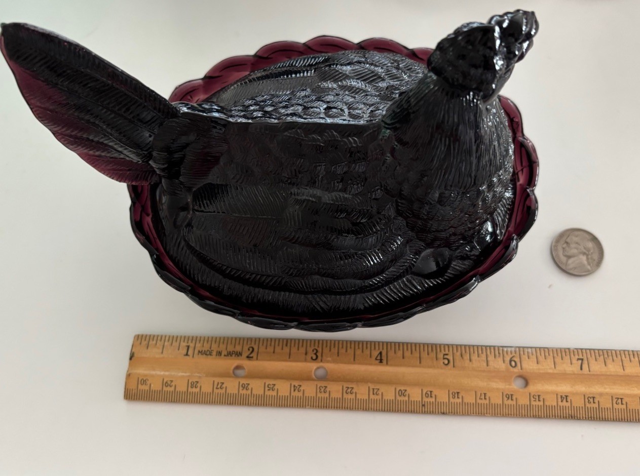 Vintage Purple Amethyst Hen on Nest 6 1/2\