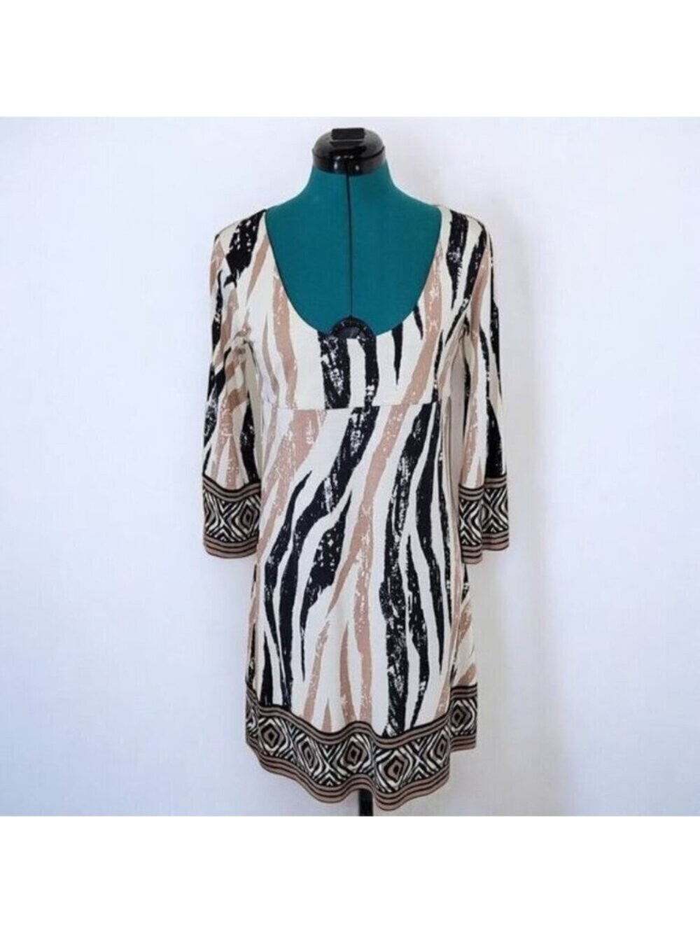 Diane Von Furstenberg Vintage Laetitia Silk Dress Animal Print in Neutral Tones Diane Von Furstenberg Vintage Laetitia Silk Dress Animal Print in Neutral Tones