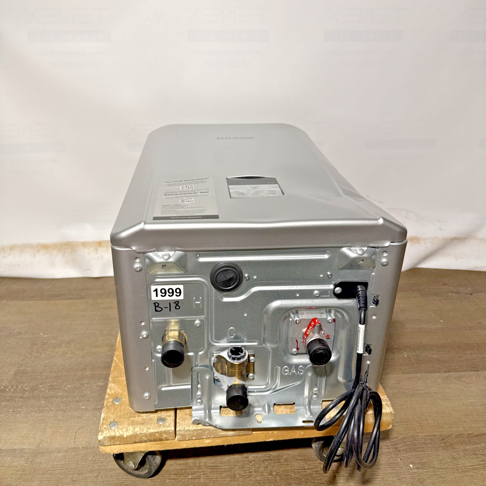 Rinnai RE199iN Indoor Tankless Water Heater 199k BTU Natural Gas (B-18 #1999) Rinnai RE199iN Indoor Tankless Water Heater 199k BTU Natural Gas (B-18 #1999)