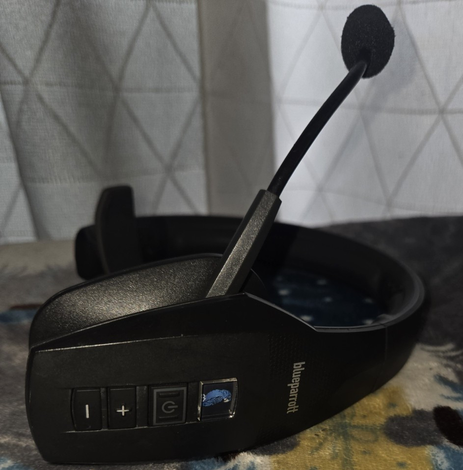 BlueParrott B550-XT Bluetooth Wireless Mono Boom Mic Noise Cancel Headset Black