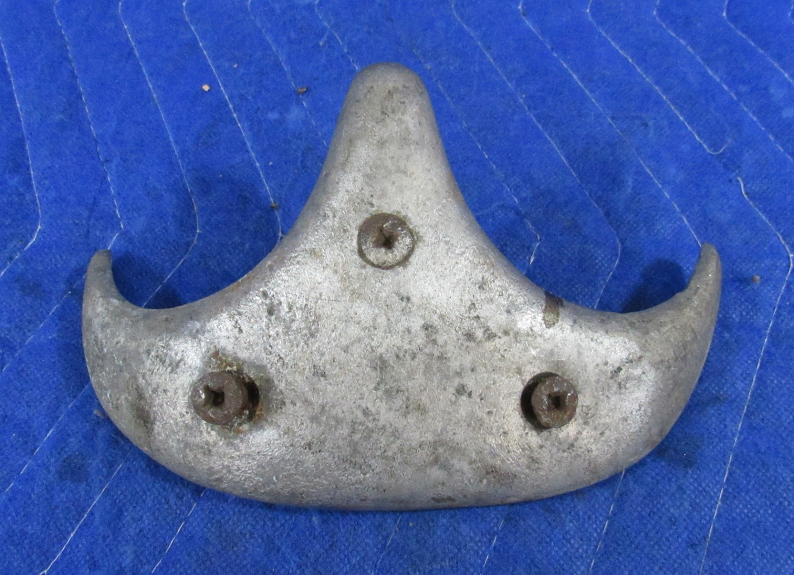 VINTAGE INDIAN CHIEF SCOUT FRONT FENDER TIP