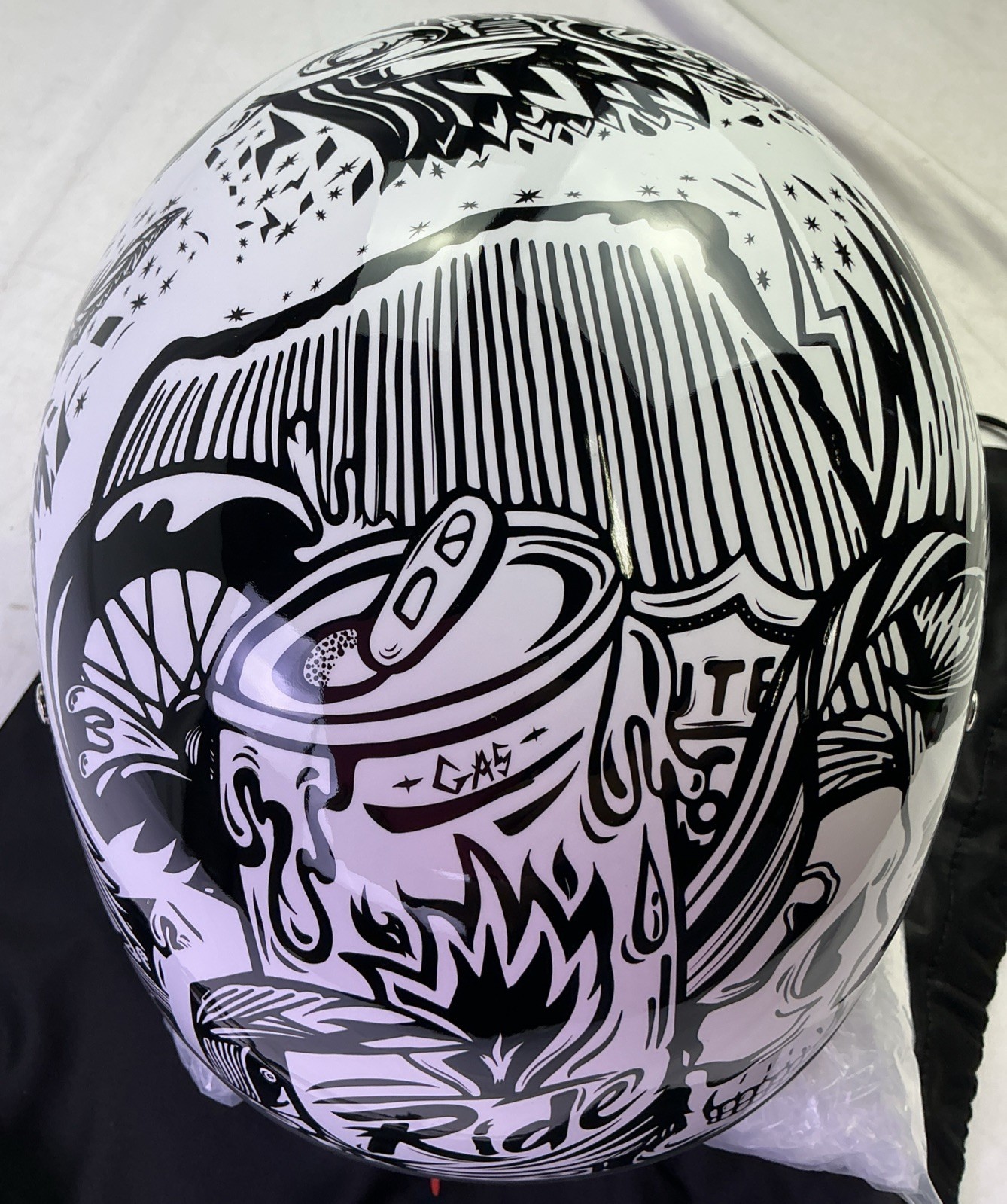 Daytona Unisex D.O.T. Skull Cap Half Face Helmet-Live Fast Pattern-Size: M