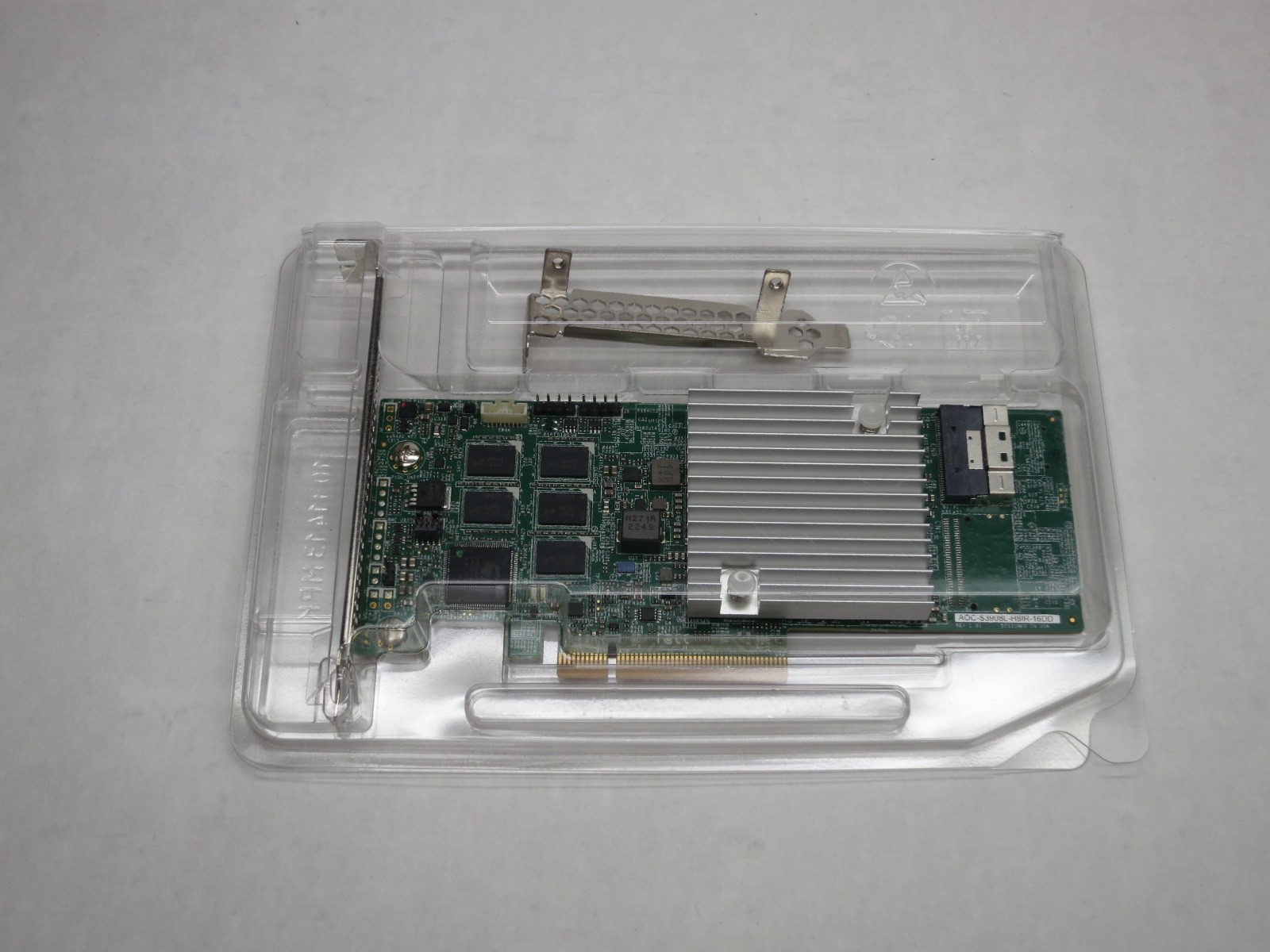 AOC-S3908L-H8iR-16DD SUPERMICRO 12Gb/s MULTI-PORT SAS PCIE x8 GEN 4.0 RAID CARD