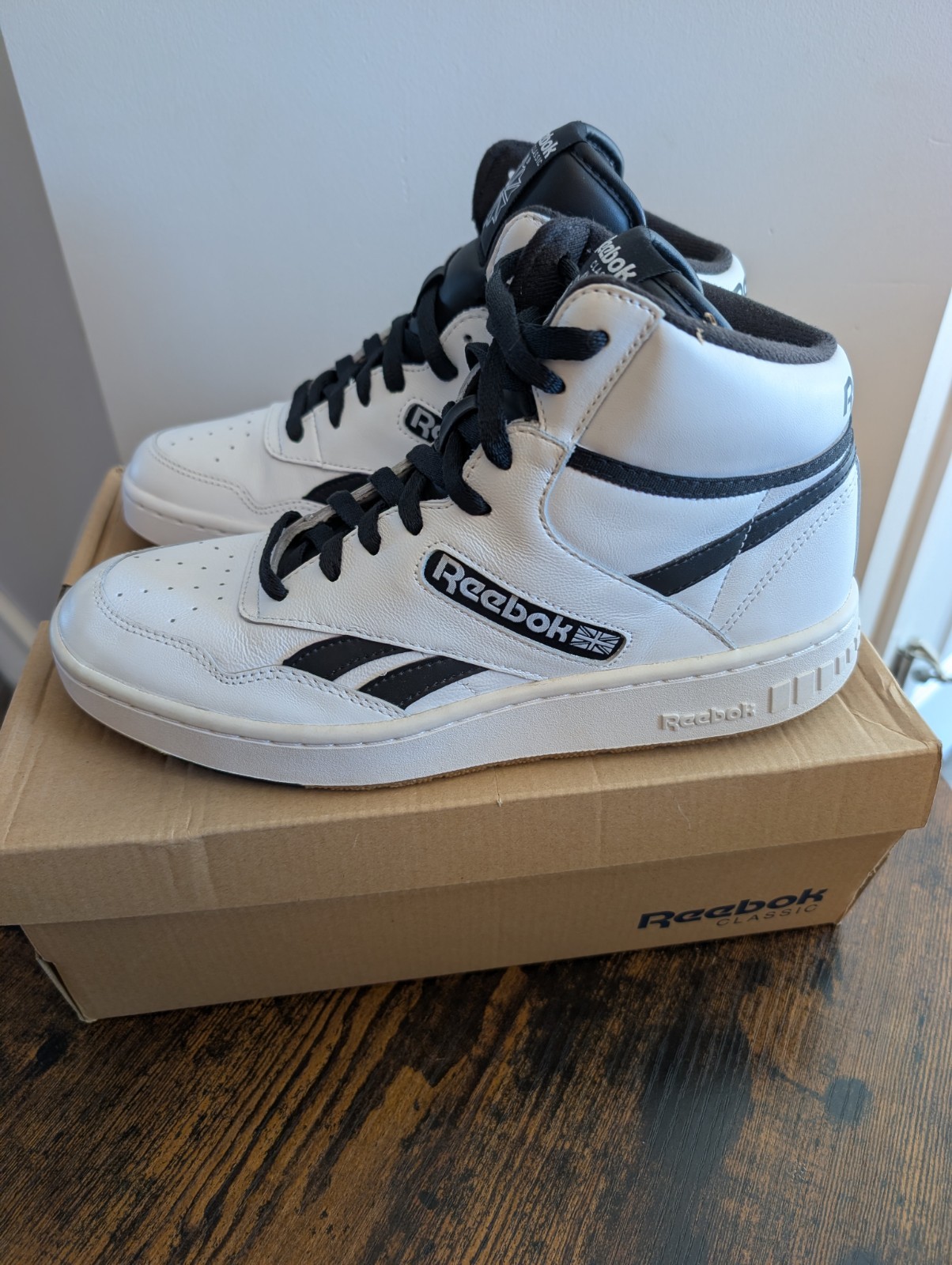 New In Box Reebok BB 4600 EH3135 White/Black Men\'s 8.5 New In Box Reebok BB 4600 EH3135 White/Black Men\'s 8.5