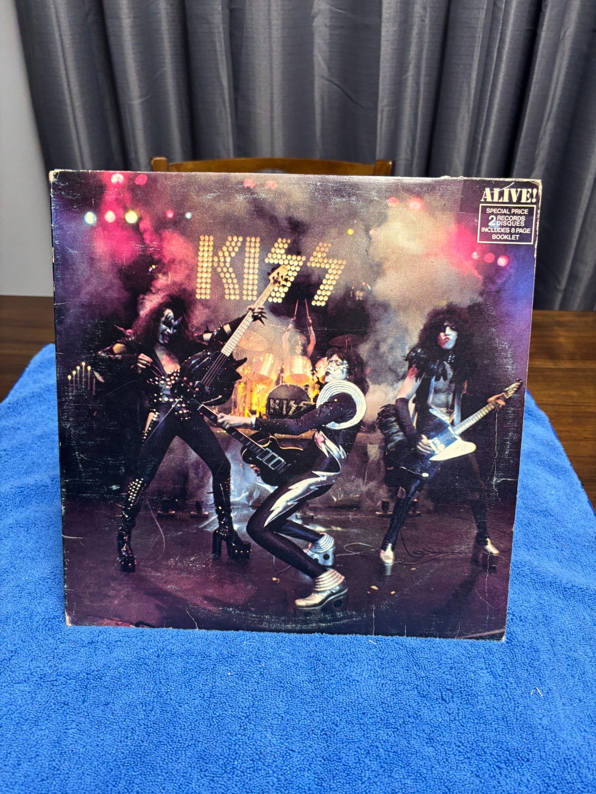 KISS Alive 1976 Casablanca NBLP 7020 Gatefold 2LP Vinyl w/ Booklet VG+ Media KISS Alive 1976 Casablanca NBLP 7020 Gatefold 2LP Vinyl w/ Booklet VG+ Media