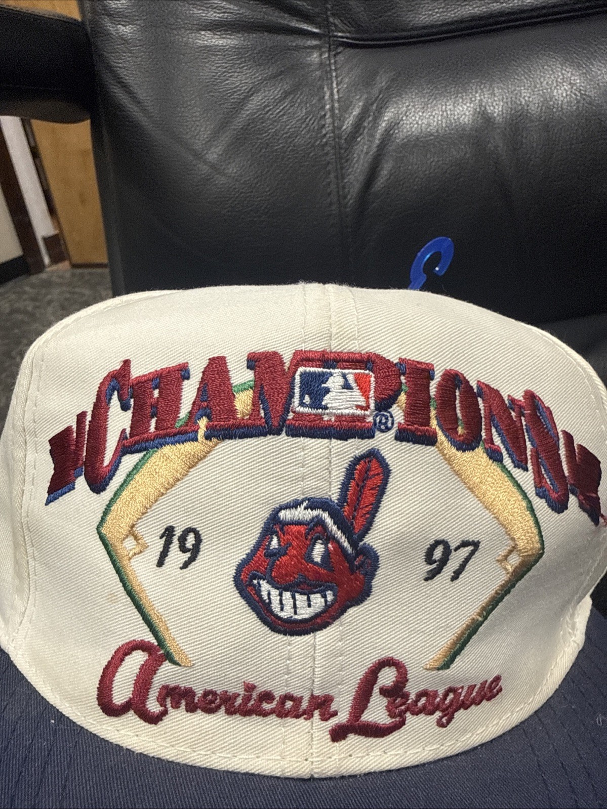VTG LOGO 7 CLEVELAND INDIANS 1997 AMERICAN LEAGUE CHAMPIONS SNAPBACK HAT