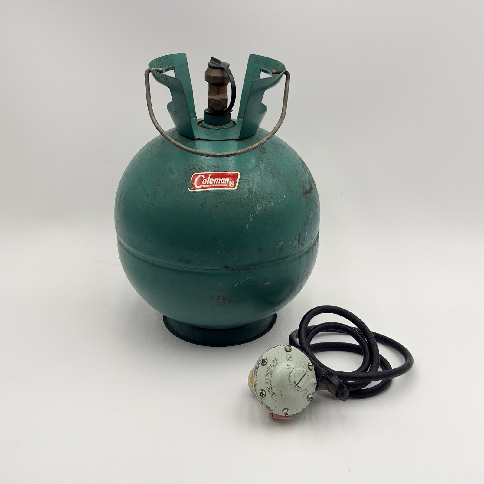 Vintage 1969 Coleman The Bomb Propane Tank WC-255 Green Round Ball w Regulator