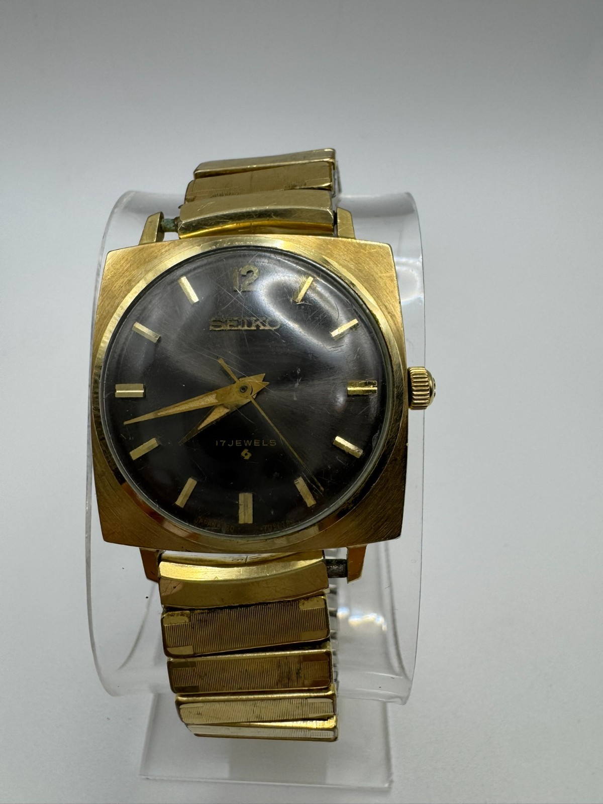 Vintage 1960s Seiko 10K Gold Filled Square Dress Watch Hand Wind Runs Vintage 1960s Seiko 10K Gold Filled Square Dress Watch Hand Wind Runs