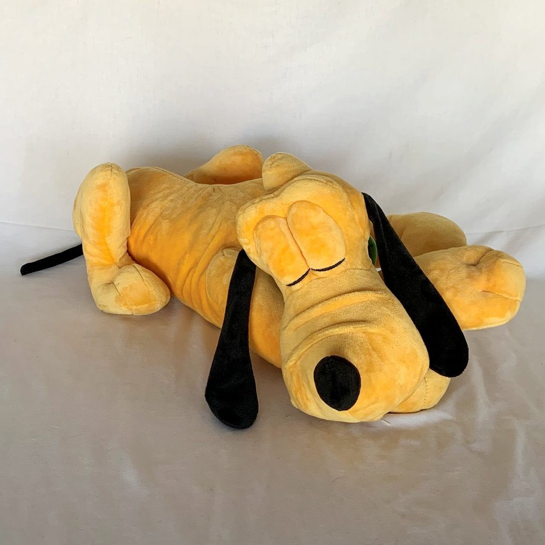 Disney Pluto Sleeping Dream Friend 24