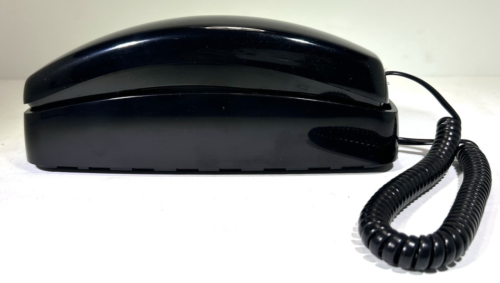 Vtg AT&T Trimline 210 Touch Tone Push Button Corded Wall Desk Phone • Black