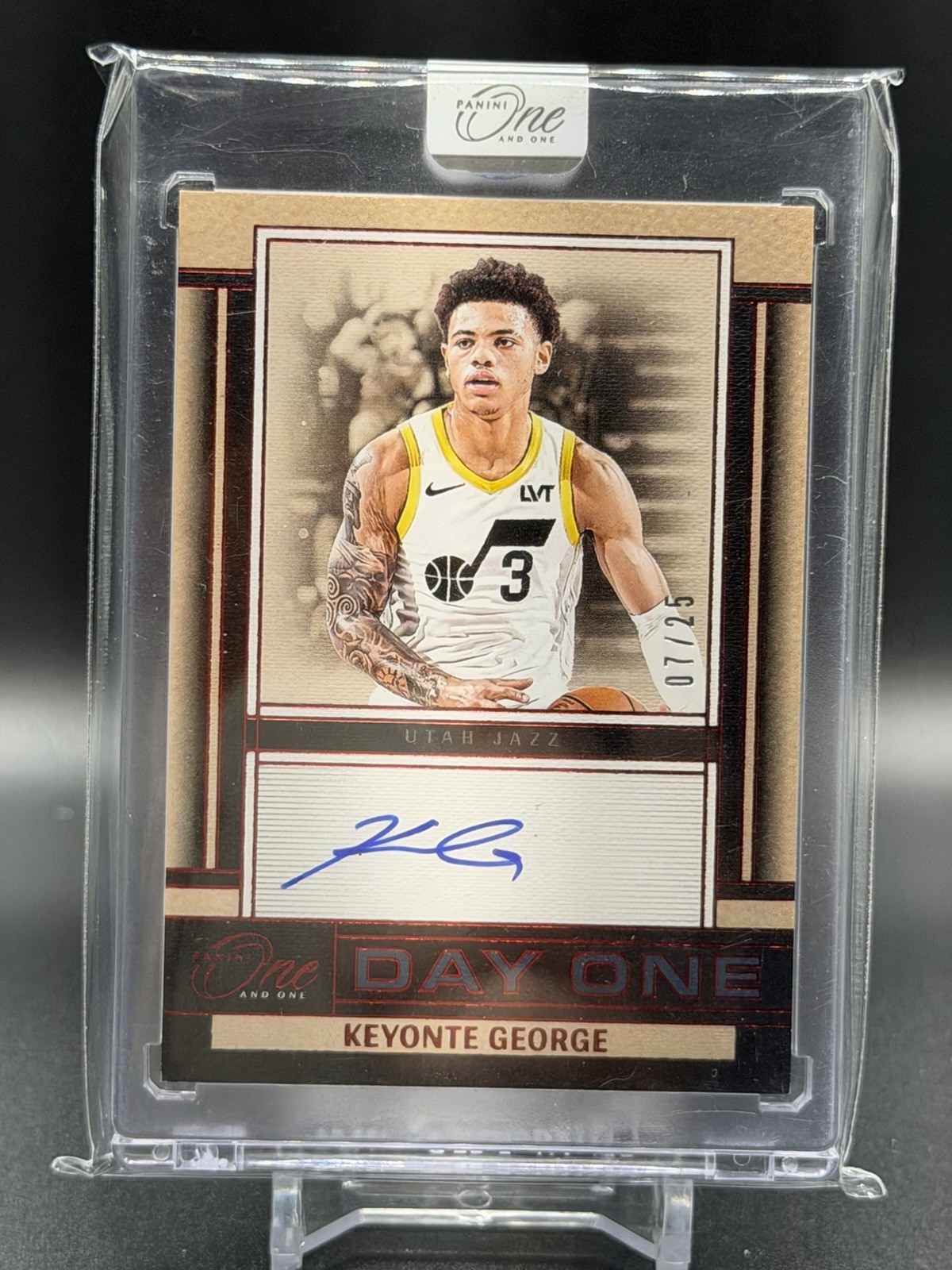 2023-24 Panini One & One Day One Signatures Keyonte George Auto Red /25 2023-24 Panini One & One Day One Signatures Keyonte George Auto Red /25