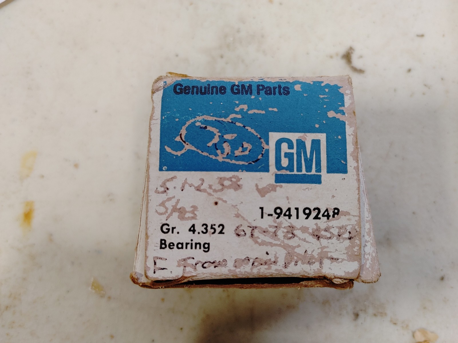 NOS GM MUNCIE 4/SPEED FRONT MAINSHAFT ROLLER BEARING WITH CAGE 9419248 (Q2CE1) NOS GM MUNCIE 4/SPEED FRONT MAINSHAFT ROLLER BEARING WITH CAGE 9419248 (Q2CE1)
