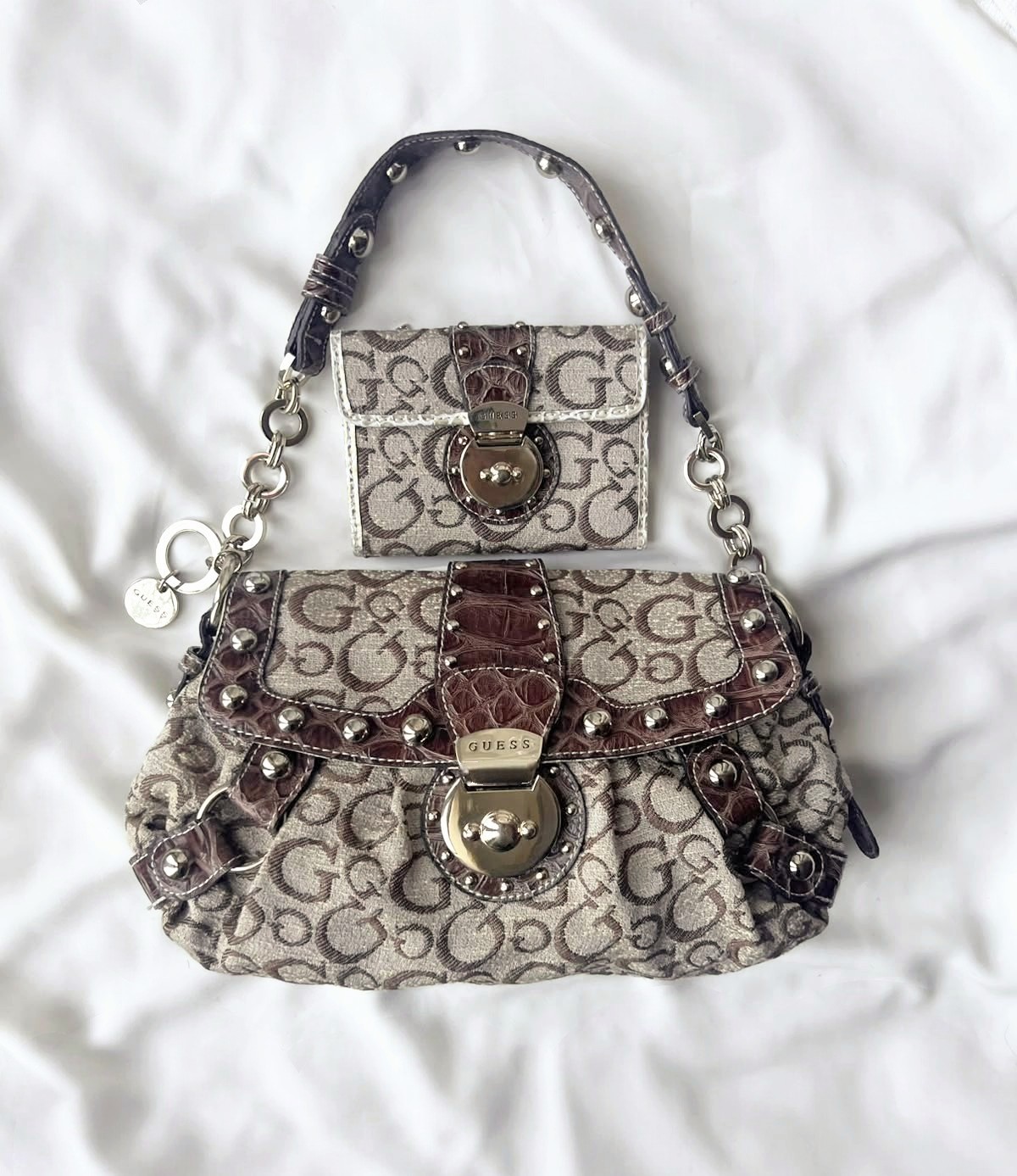 Vintage Guess Y2K Shoulder Bag Brown Monogram Leather 2000 Edgy Grunge RARE 90 Vintage Guess Y2K Shoulder Bag Brown Monogram Leather 2000 Edgy Grunge RARE 90