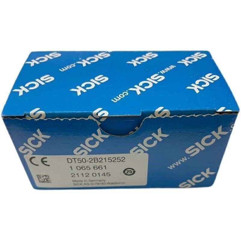 New SICK DT50-2B215252 Distance Sensor DT50-2B215252