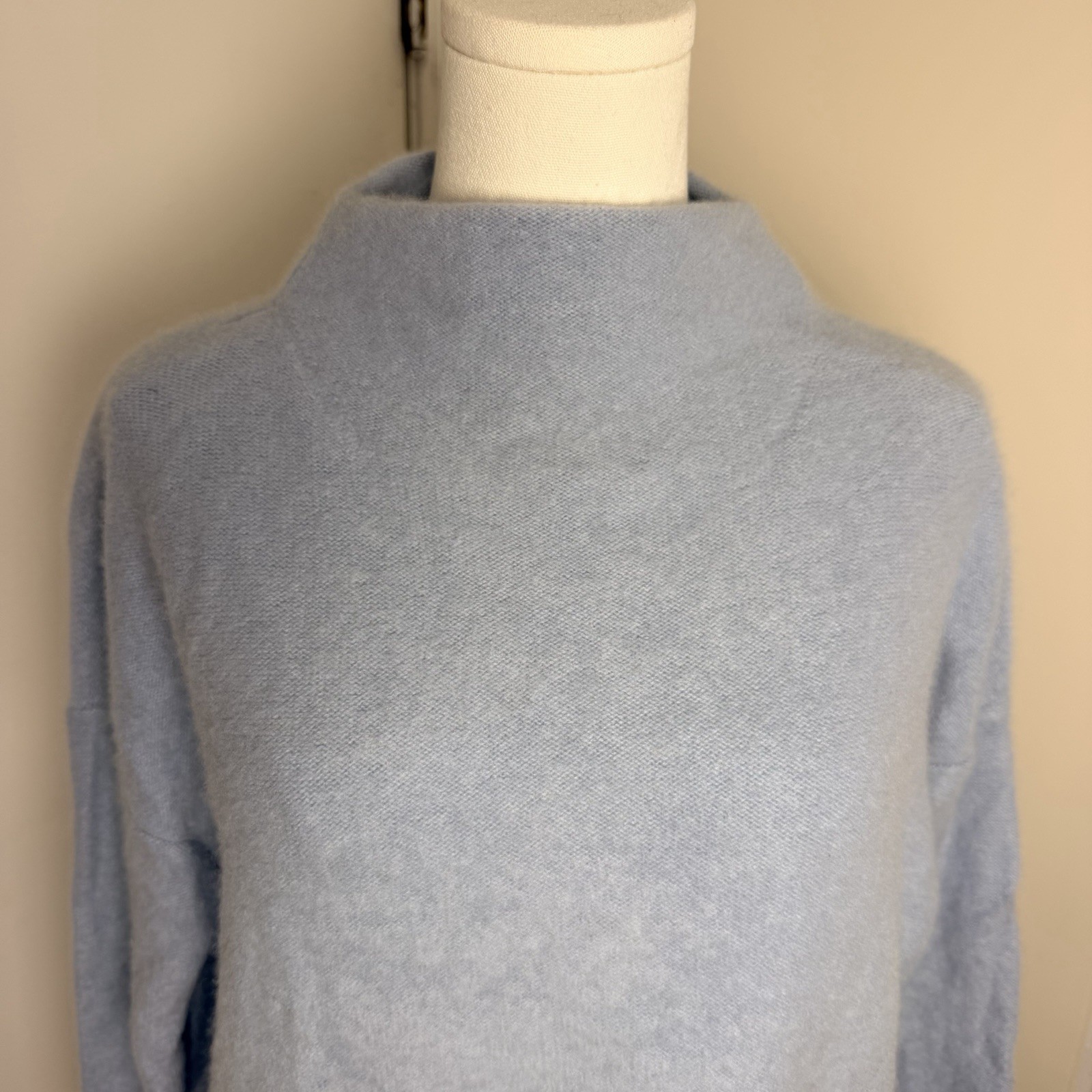 VINCE 100% Cashmere Sweater Women S Blue Boiled Funnel Mock Neck Pullover Lux VINCE 100% Cashmere Sweater Women S Blue Boiled Funnel Mock Neck Pullover Lux