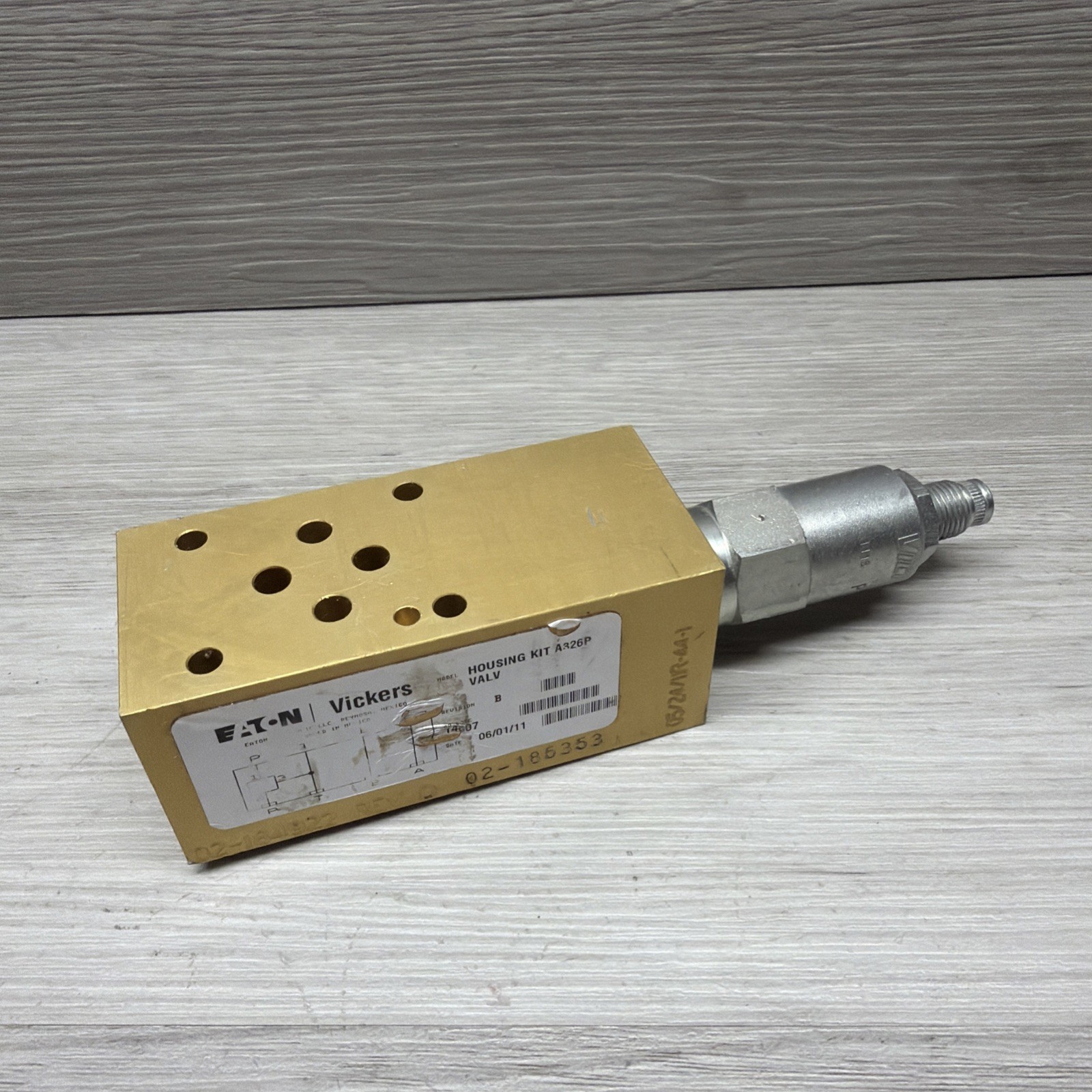 Vickers Eaton 02-185353 A326P Valve Housing / Manifold W/ PRV2-10-S-0-20 Vickers Eaton 02-185353 A326P Valve Housing / Manifold W/ PRV2-10-S-0-20