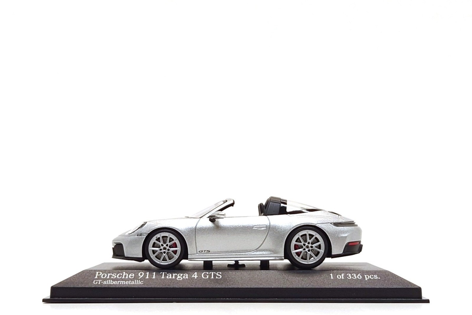 Minichamps 1:43 Porsche 911 Targa 4 GTS (992.2) in GT Silver Metallic Minichamps 1:43 Porsche 911 Targa 4 GTS (992.2) in GT Silver Metallic