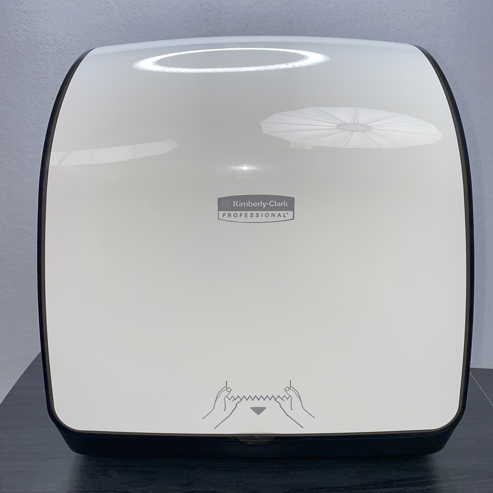 Kimberly-Clark Professional Slimroll Dispensers White 36035 Kimberly-Clark Professional Slimroll Dispensers White 36035