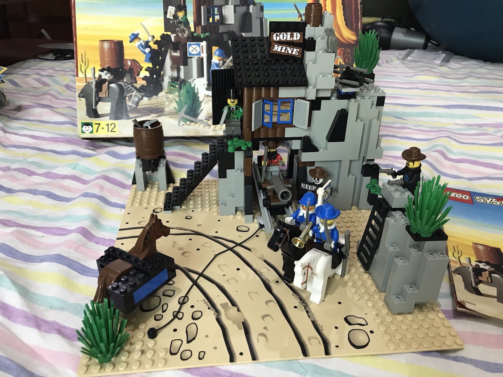 Vintage Lego 6761 Wild West Bandits Hide Out