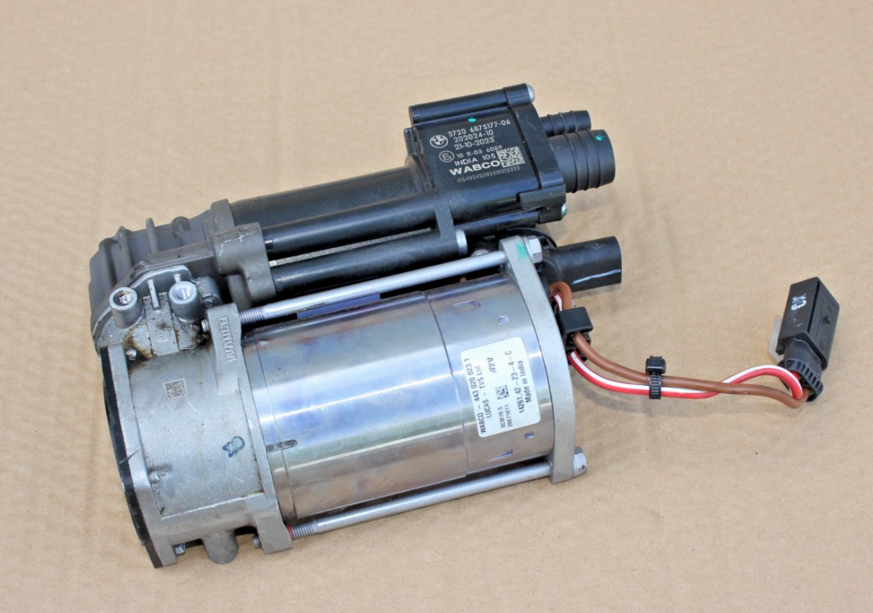 14-19 BMW F15 X5 X6M Airmatic Air Suspension Compressor Pump 37206875177 OEM